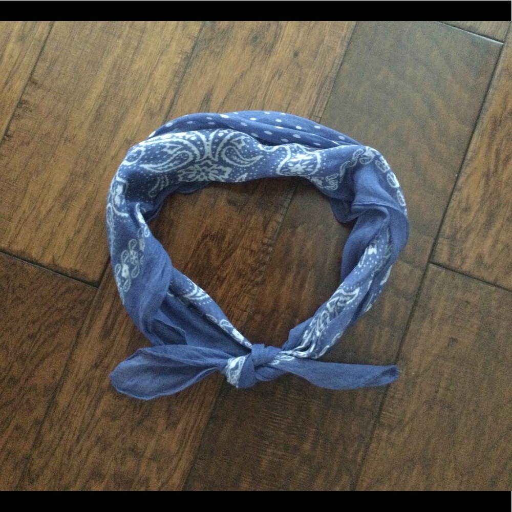 American Eagle Outfitters Bandana print neck scarf
